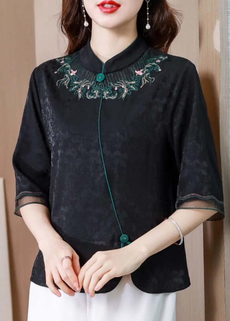 Effortlessly Elegant Blouse with a Timeless Design