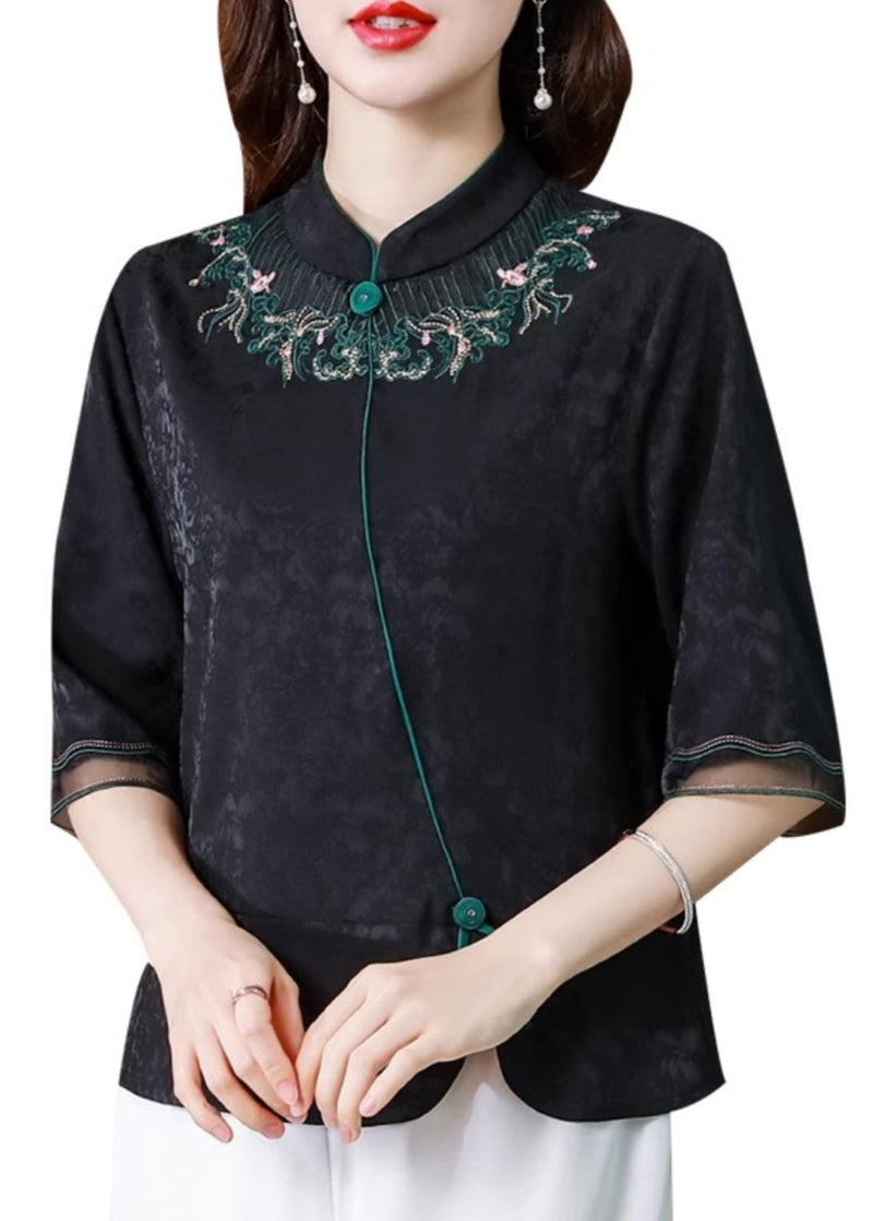 Effortlessly Elegant Blouse with a Timeless Design