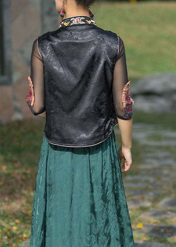 Effortlessly Elegant Garment with a Timeless Design
