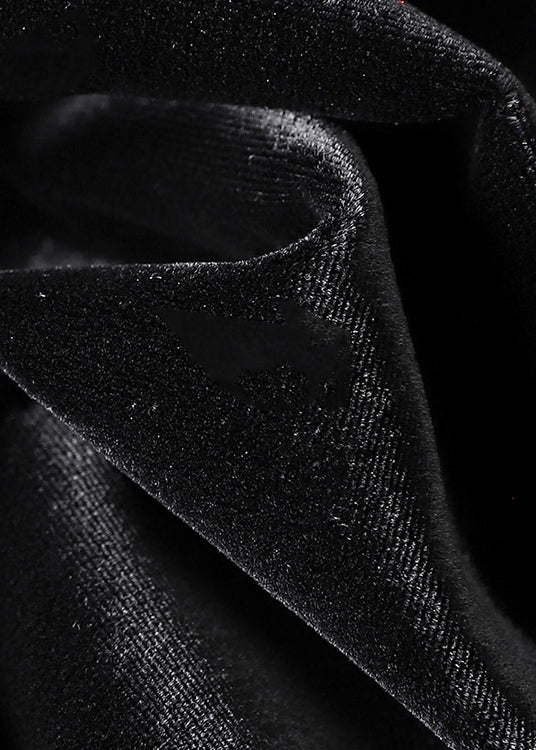 Well Tailored Coat with a Graceful Silhouette
