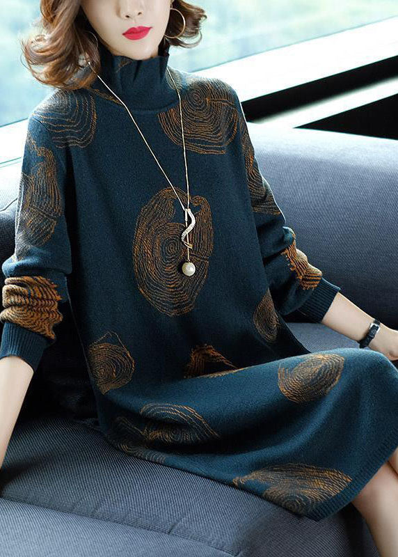 Classic Vintage Sweater with a Flattering Fit
