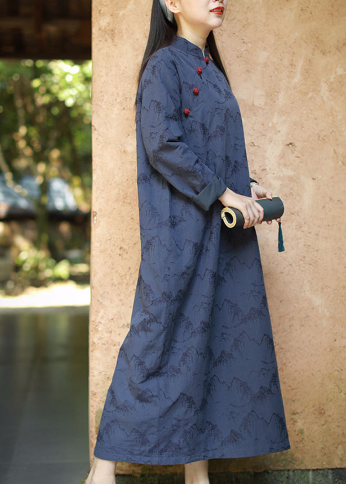 Beautifully Crafted Dress in a Classic Style