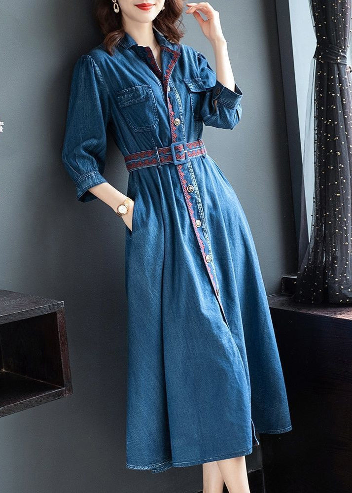 Classic Vintage Dress with a Flattering Fit