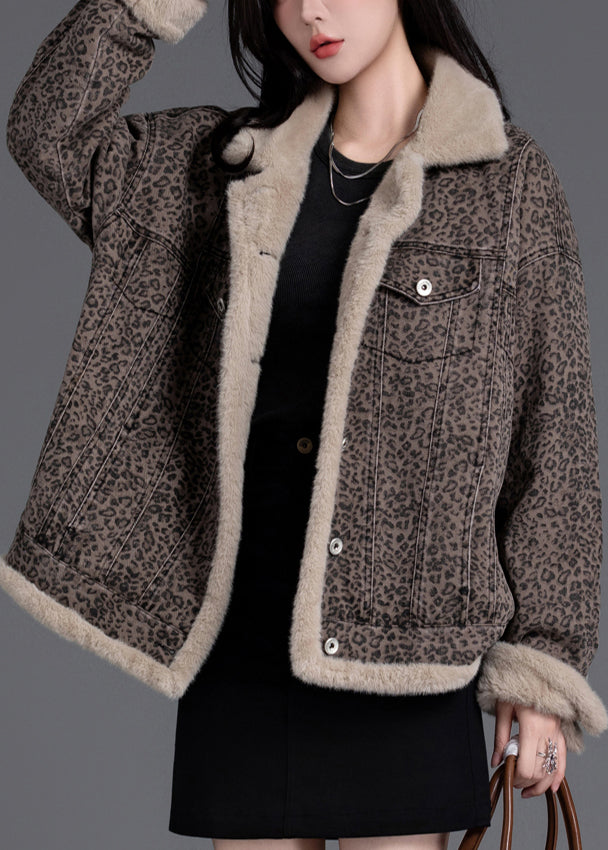 Elegantly Styled Jacket for Everyday Wear