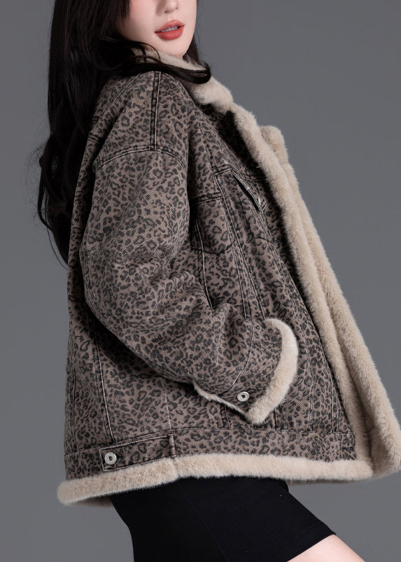 Elegantly Styled Jacket for Everyday Wear