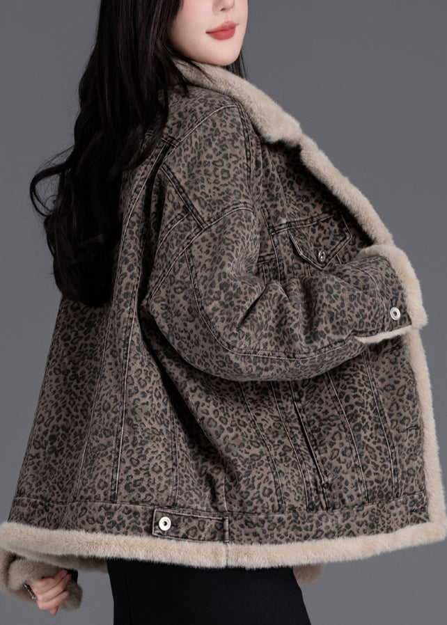 Elegantly Styled Jacket for Everyday Wear