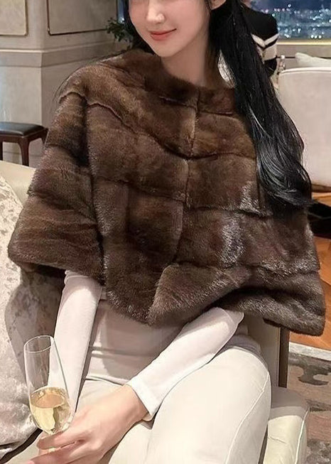 Well Tailored Coat with a Graceful Silhouette