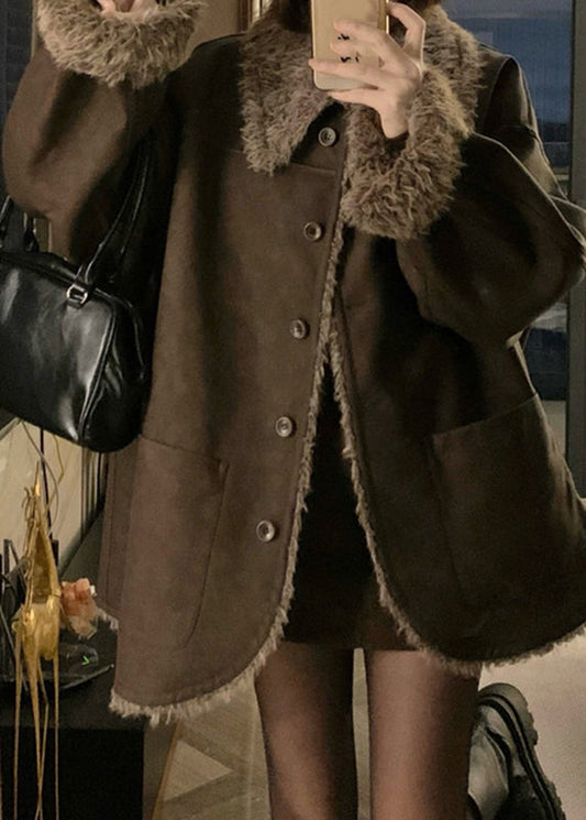 Beautifully Finished Coat in a Timeless Design