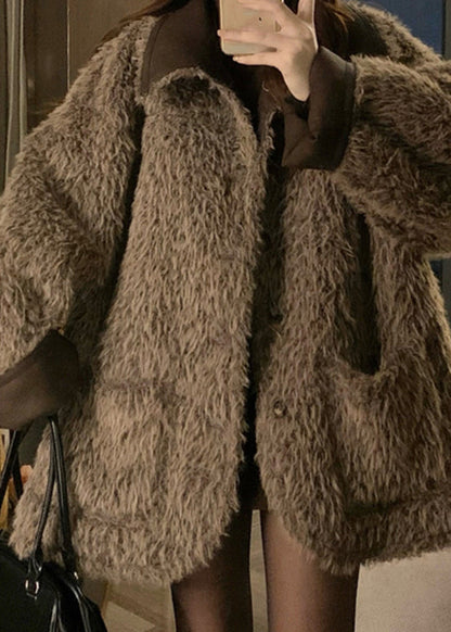 Beautifully Finished Coat in a Timeless Design
