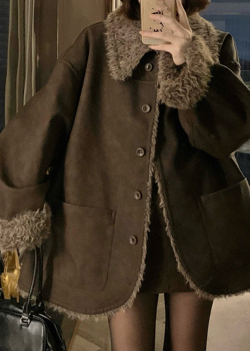 Beautifully Finished Coat in a Timeless Design
