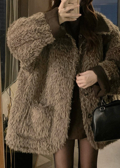 Beautifully Finished Coat in a Timeless Design