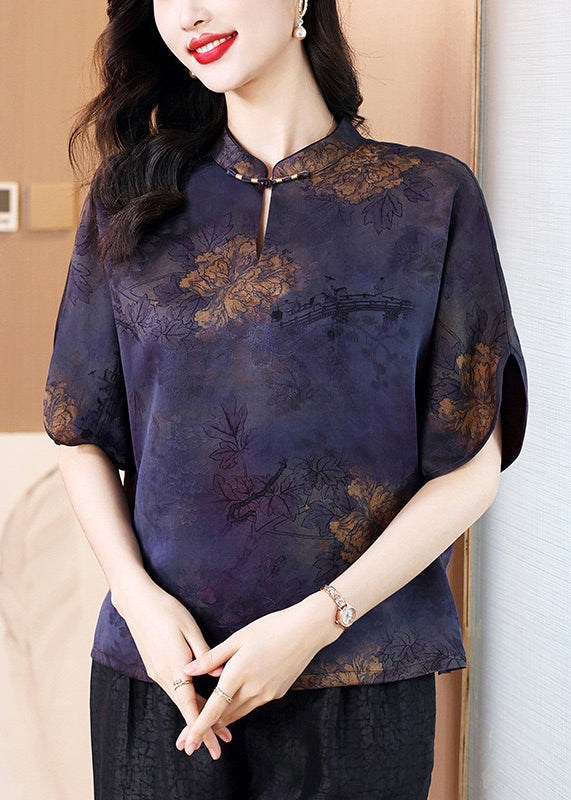 Classic Vintage Shirt with a Flattering Fit