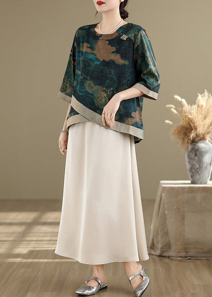 Classic Vintage Blouse with a Flattering Fit