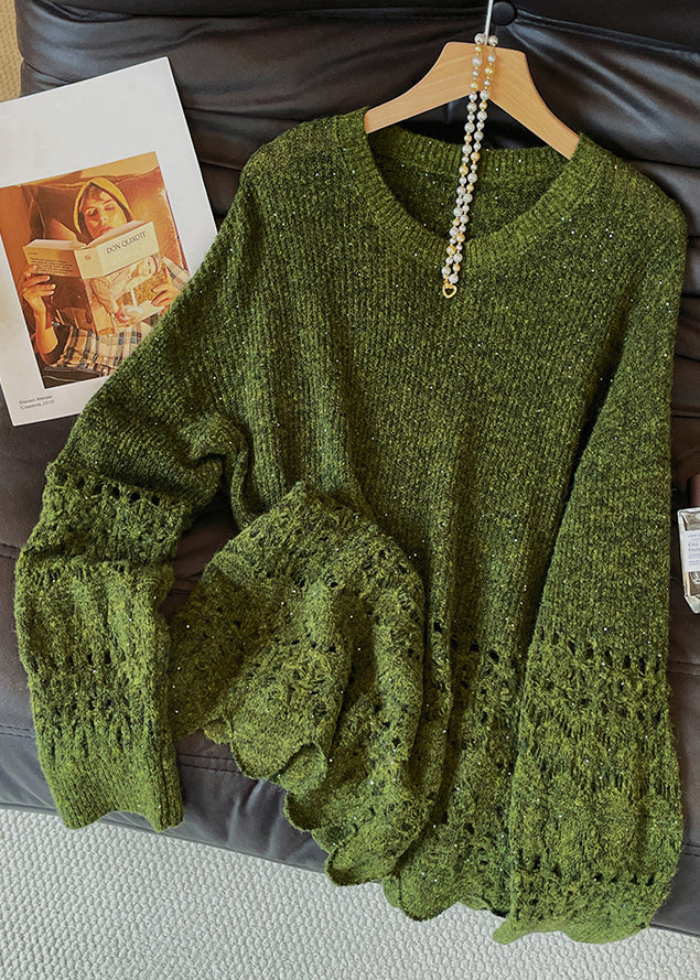 Well Tailored Sweater with a Graceful Silhouette
