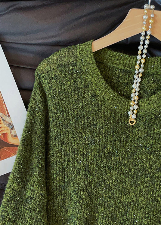 Effortlessly Elegant Sweater with a Timeless Design