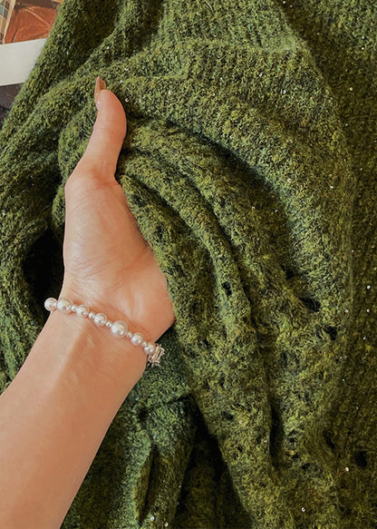 Effortlessly Elegant Sweater with a Timeless Design