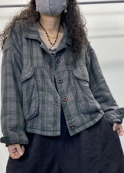Well Tailored Coat with a Graceful Silhouette