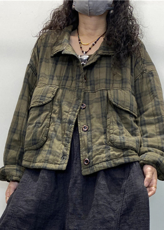 Well Tailored Coat with a Graceful Silhouette