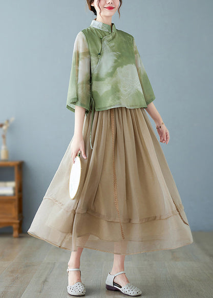 Effortlessly Elegant Garment with a Timeless Design