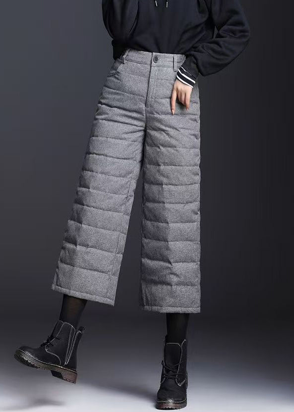 Effortlessly Elegant Pants with a Timeless Design