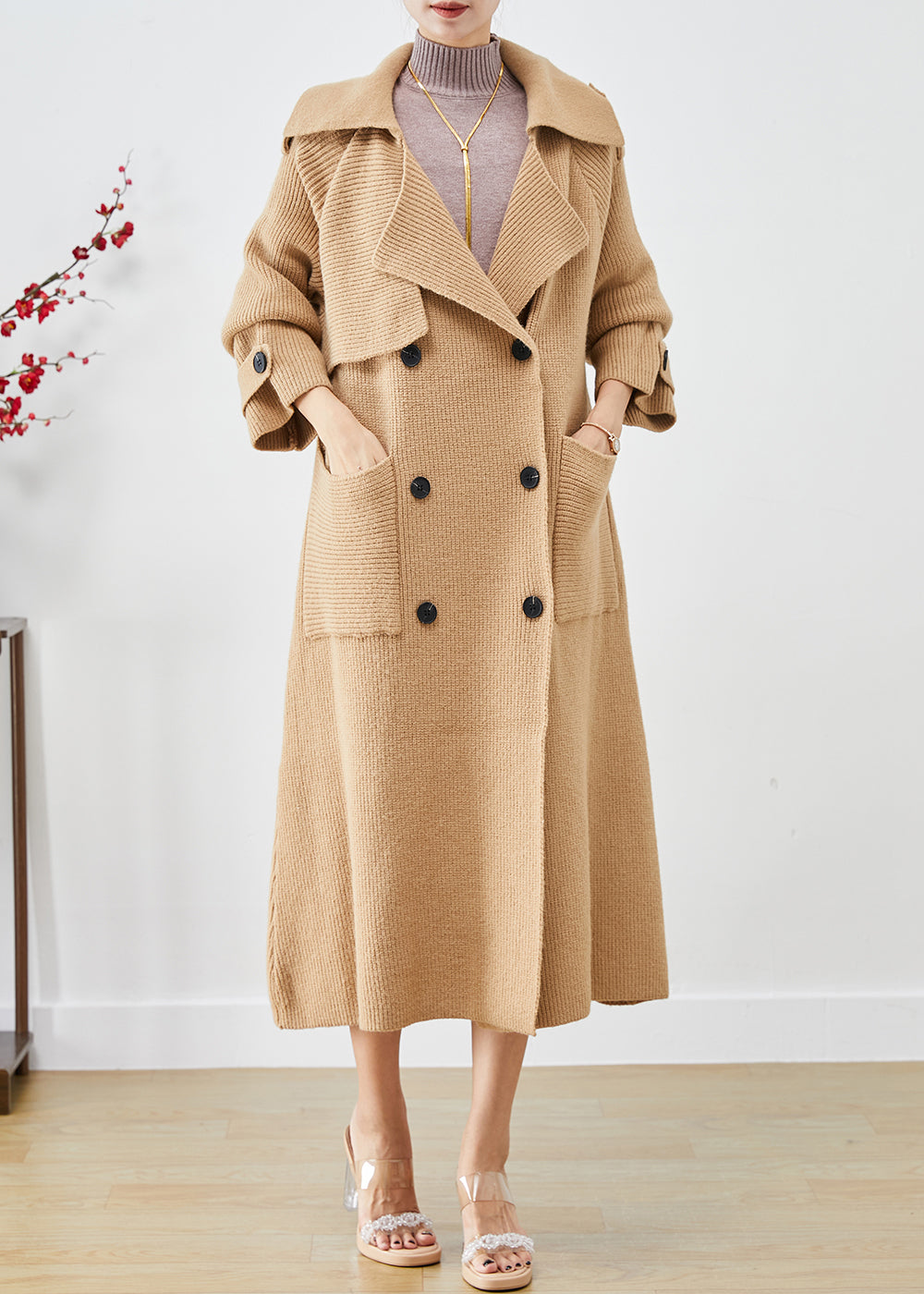 Effortlessly Elegant Coat with a Timeless Design
