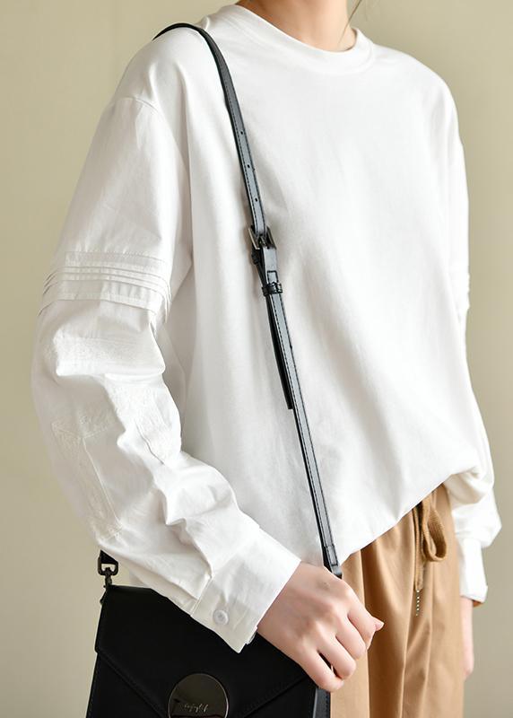 Effortlessly Elegant Top with a Timeless Design