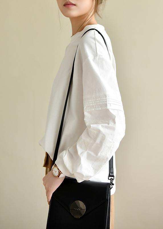 Effortlessly Elegant Top with a Timeless Design