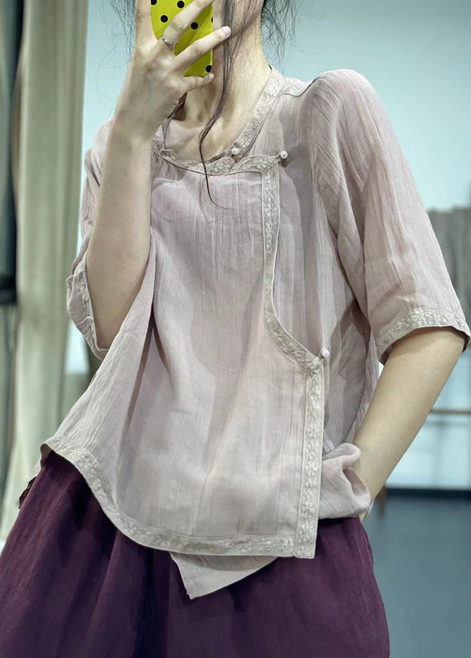 Classic Vintage Blouse with a Flattering Fit