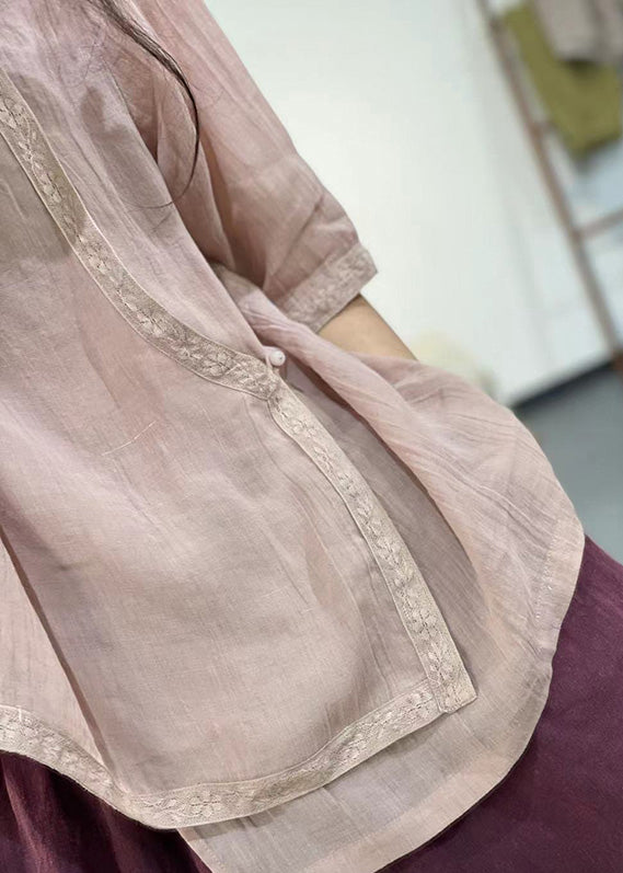 Classic Vintage Blouse with a Flattering Fit