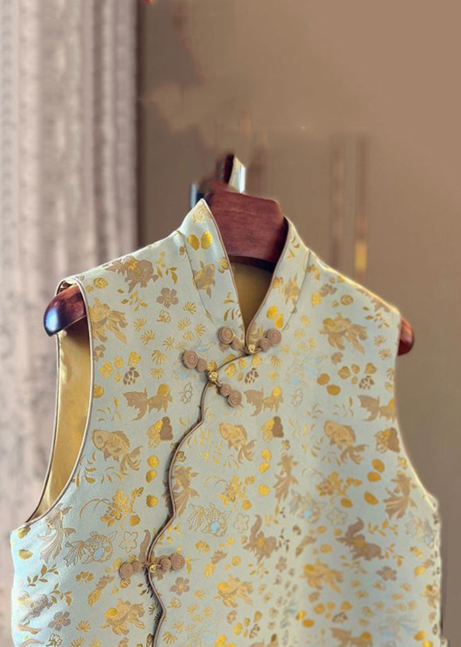 Gracefully Styled Coat for Any Occasion
