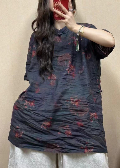 Classic Vintage Blouse with a Flattering Fit