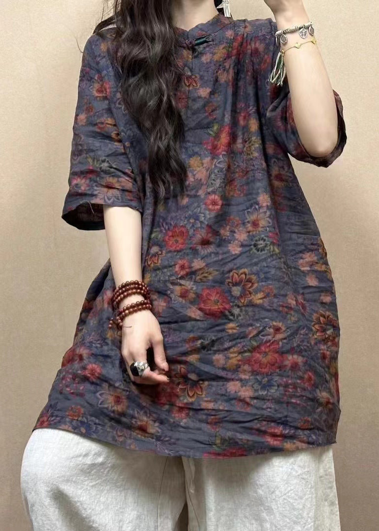 Classic Vintage Blouse with a Flattering Fit