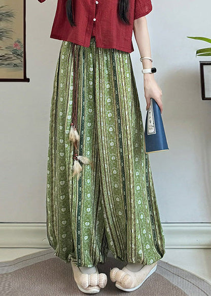Effortlessly Elegant Pants with a Timeless Design