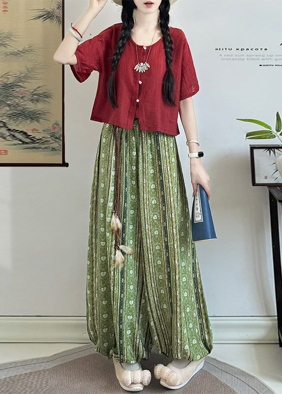 Effortlessly Elegant Pants with a Timeless Design
