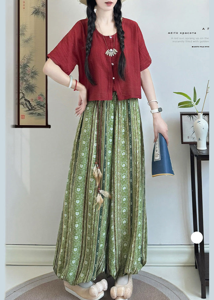 Effortlessly Elegant Pants with a Timeless Design