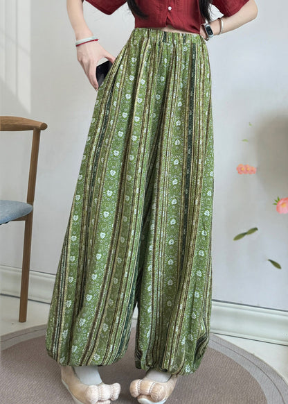 Effortlessly Elegant Pants with a Timeless Design