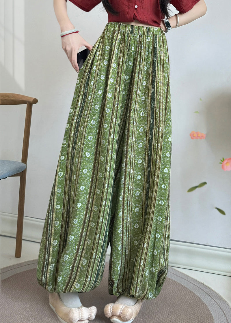 Effortlessly Elegant Pants with a Timeless Design