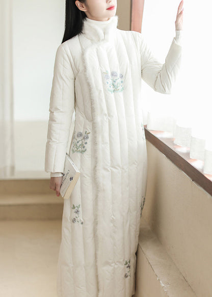 Well Tailored Coat with a Graceful Silhouette