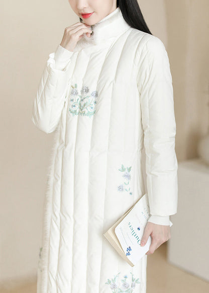Well Tailored Coat with a Graceful Silhouette