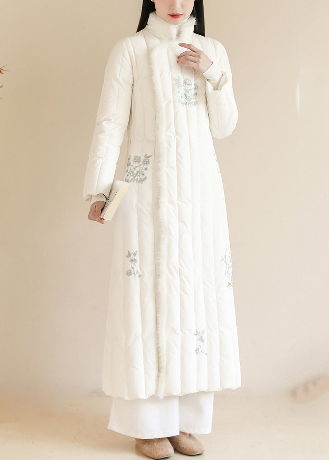 Well Tailored Coat with a Graceful Silhouette
