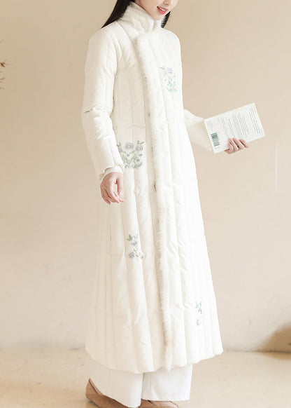 Well Tailored Coat with a Graceful Silhouette
