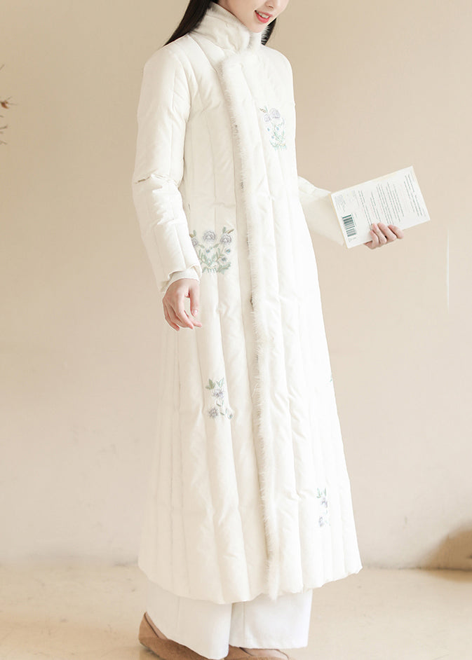 Well Tailored Coat with a Graceful Silhouette