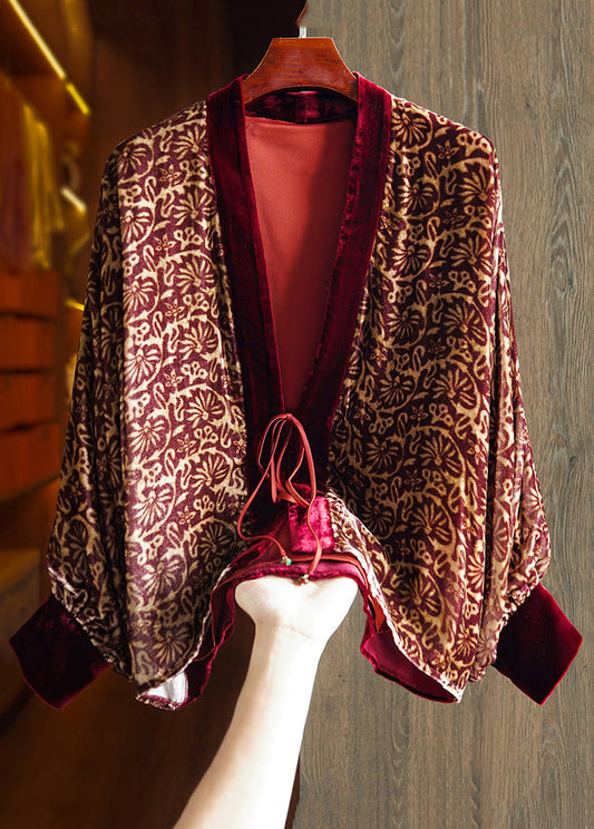 Effortlessly Elegant Top with a Timeless Design