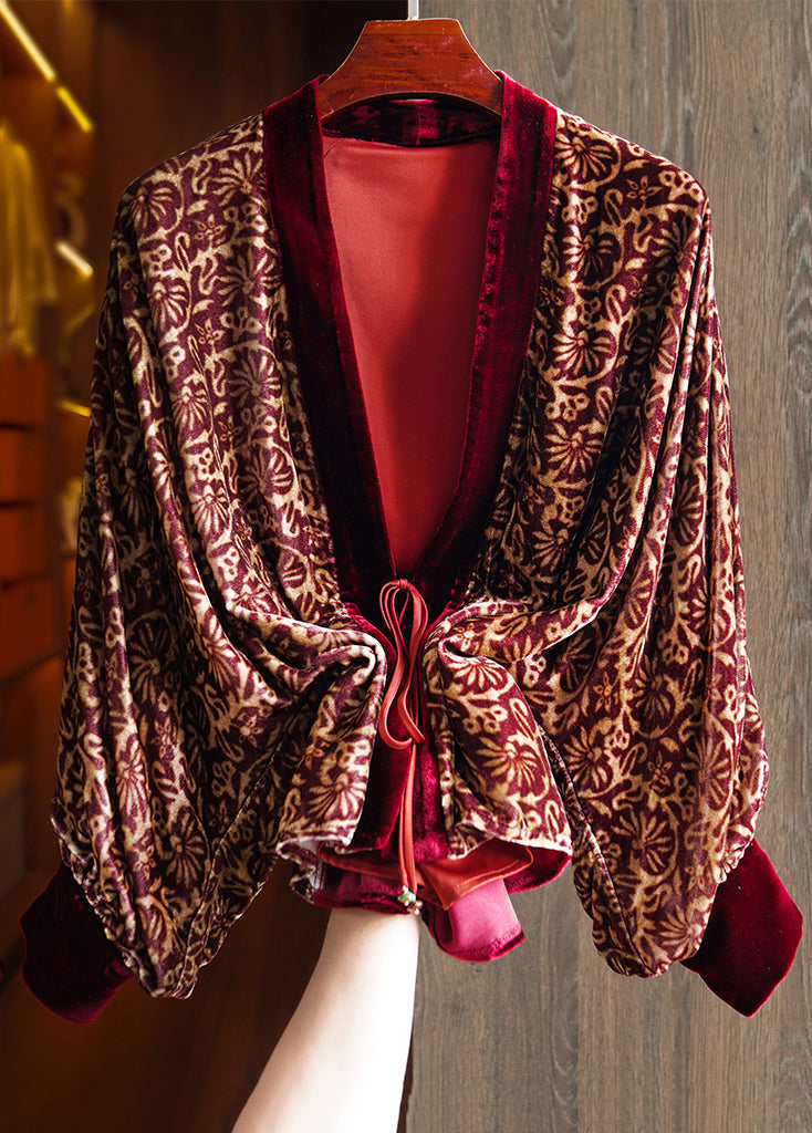 Effortlessly Elegant Top with a Timeless Design