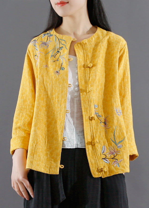Well Tailored Coat with a Graceful Silhouette