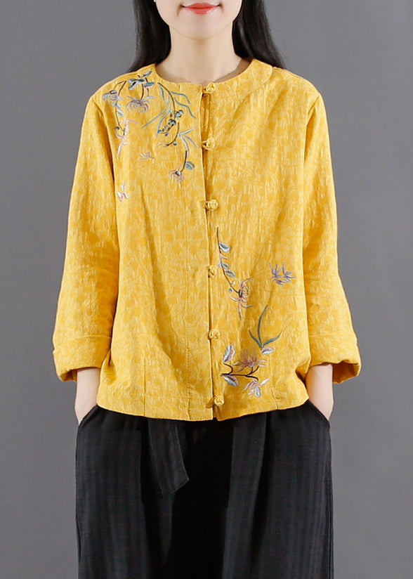 Well Tailored Coat with a Graceful Silhouette
