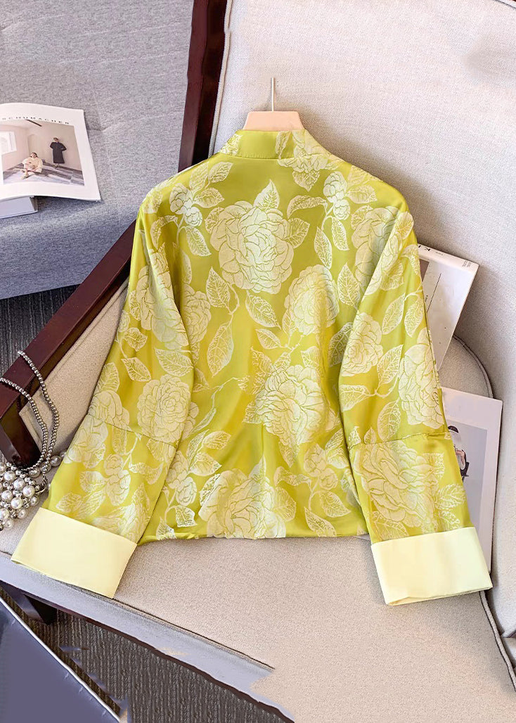 Effortlessly Elegant Coat with a Timeless Design