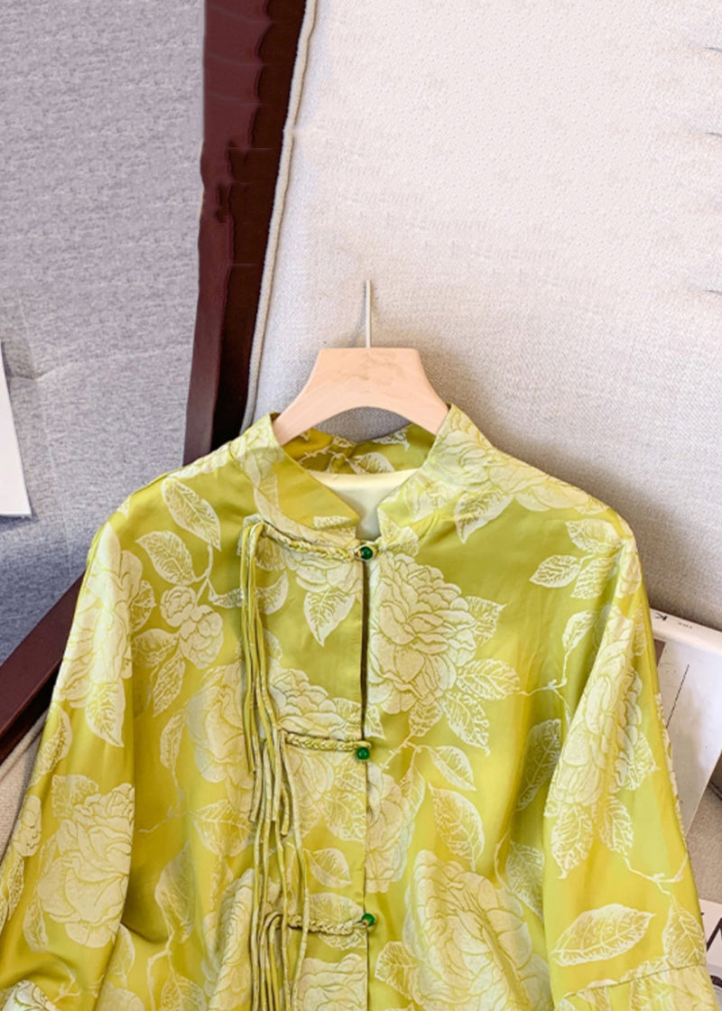 Effortlessly Elegant Coat with a Timeless Design
