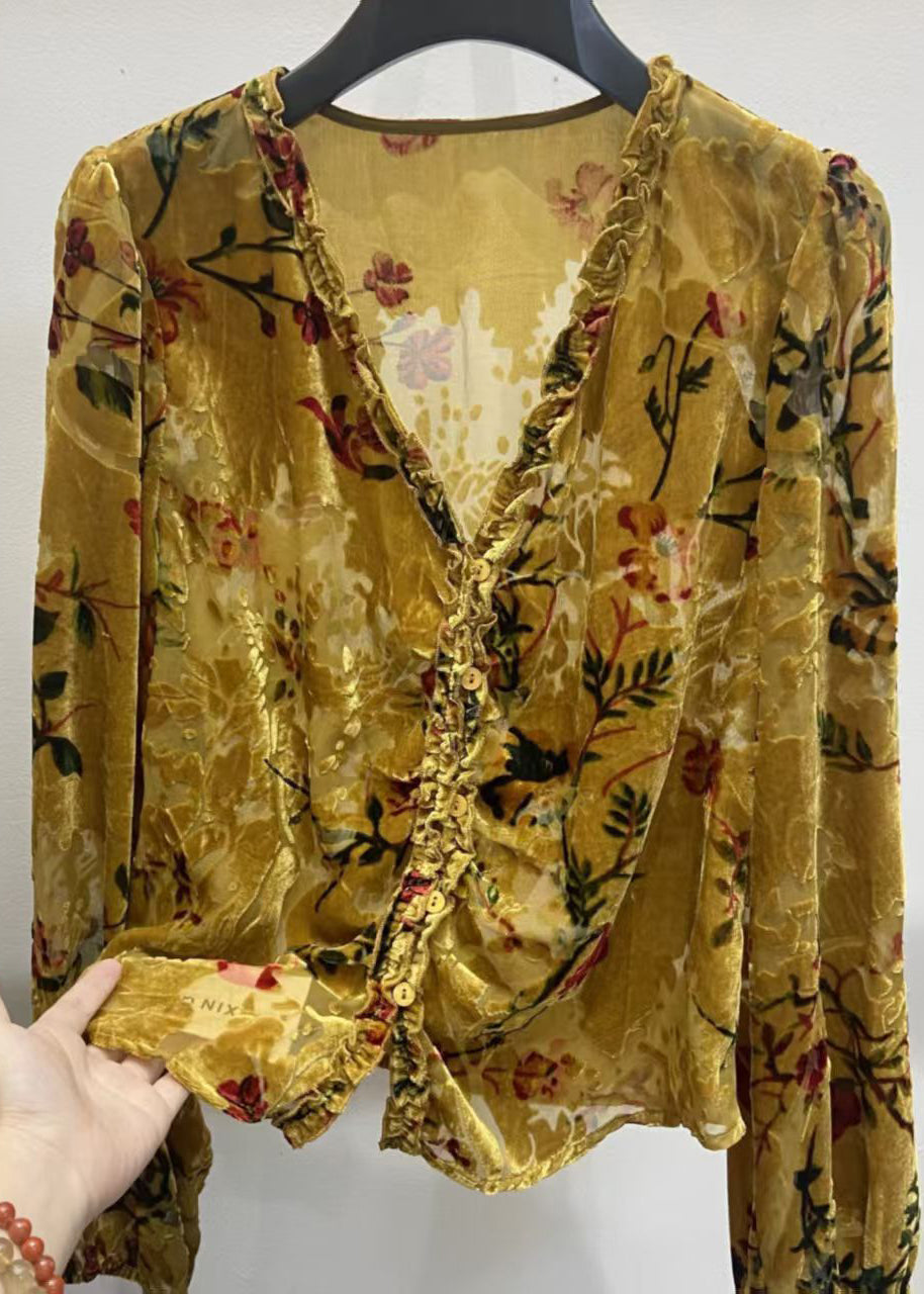 A Vintage Style Shirt with Delicate Timeless Details