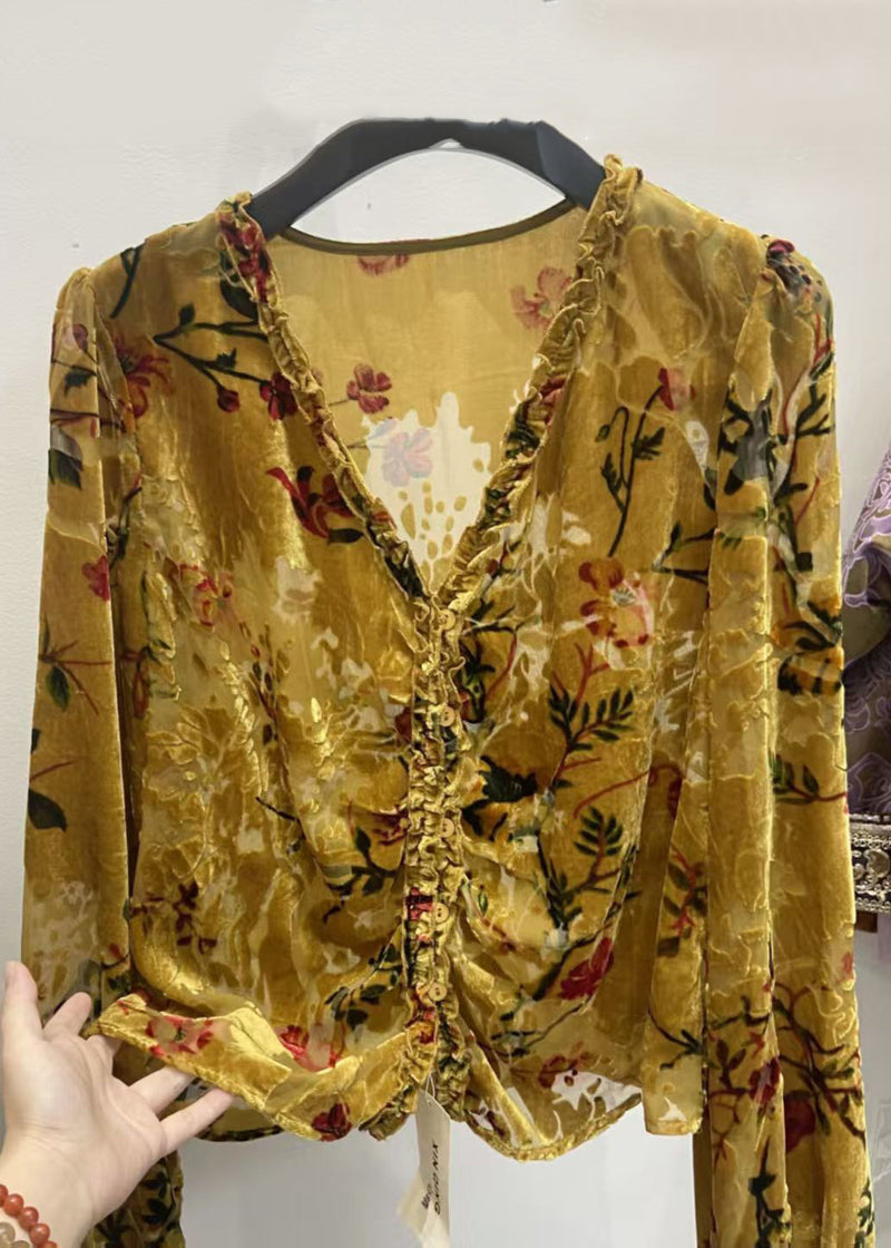 A Vintage Style Shirt with Delicate Timeless Details